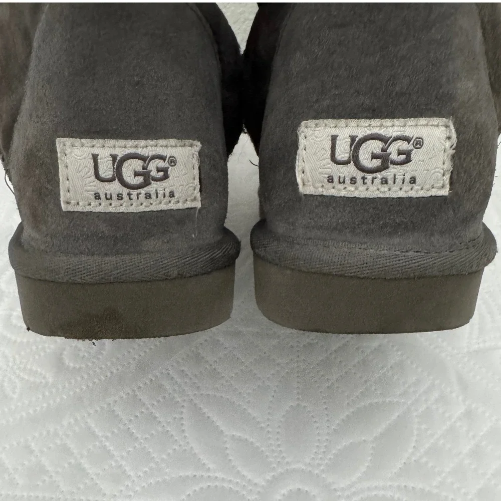 Ugg Classic Tall Boots Gray Suede Sheepskin Lined Size 7